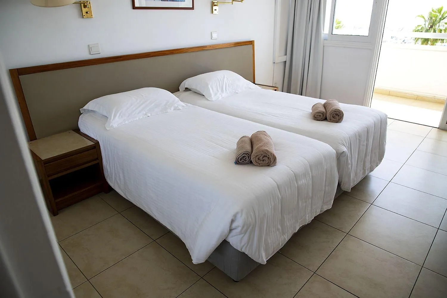 Sun Hall Beach Apartments Lárnaca