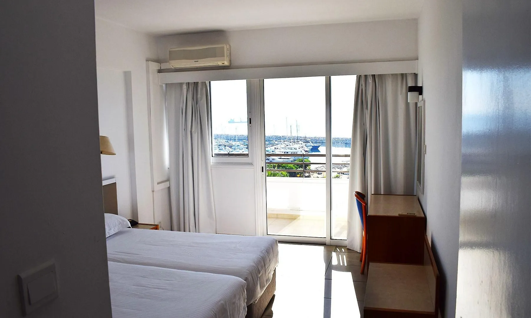 Sun Hall Beach Apartments Larnaca 0*,