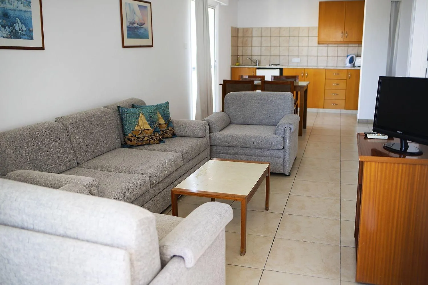 Sun Hall Beach Apartments Lárnaca