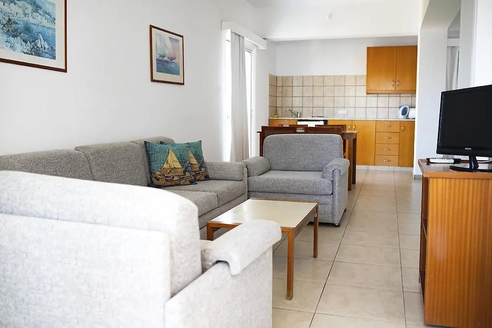 Sun Hall Beach Apartments Lárnaca Chipre