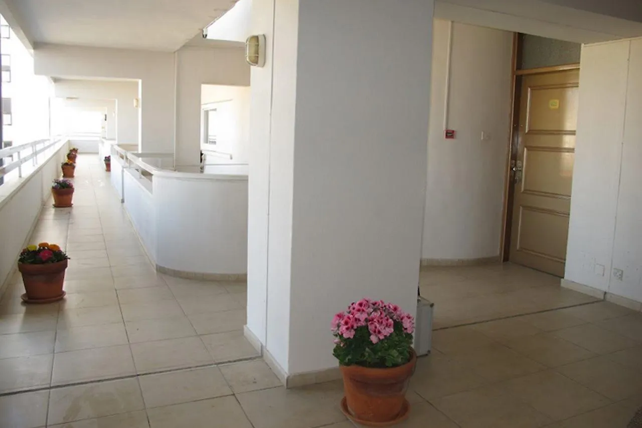 Sun Hall Beach Apartments Lárnaca