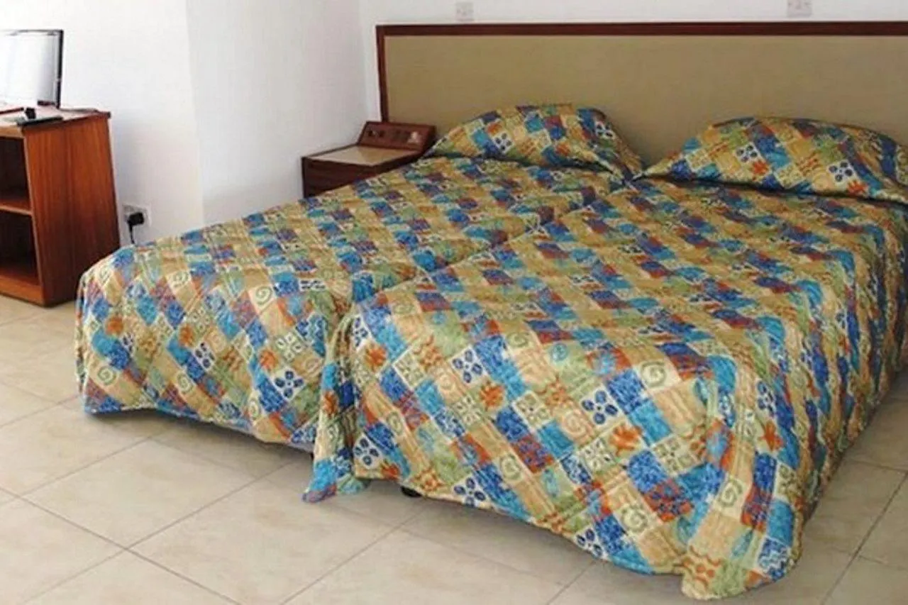 Sun Hall Beach Apartments Larnaca 0*,  Cipro